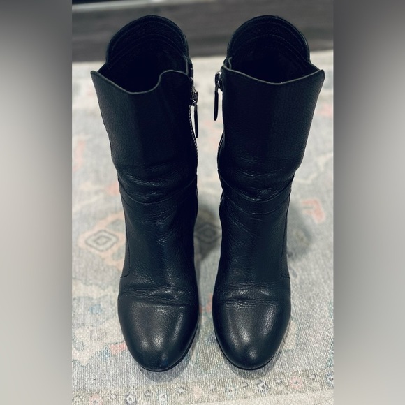 Chanel Interlocking CC Logo Goat Leather Moto Boots
Women's Size: 10.5, IT40.5🖤 - Picture 6 of 12